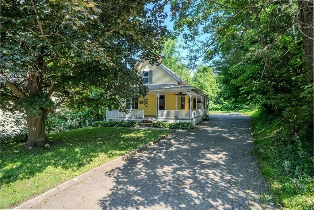 Photo of 52 Maple St