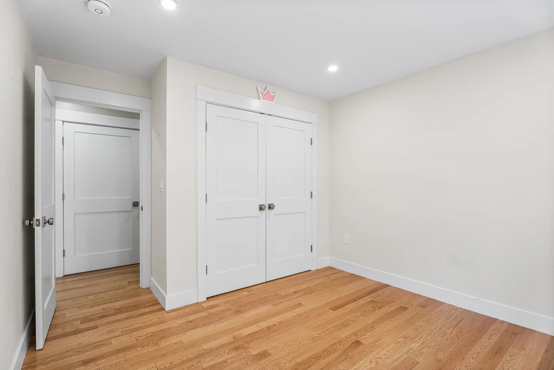 Photo of 30 Valmor St