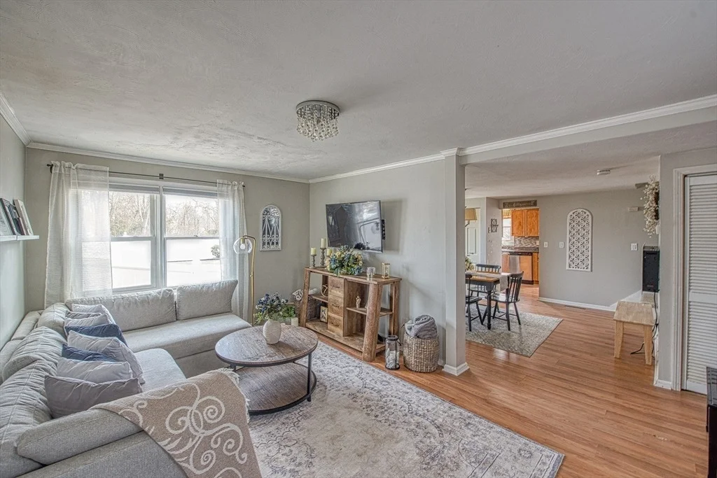 Photo of 832 Temple Street