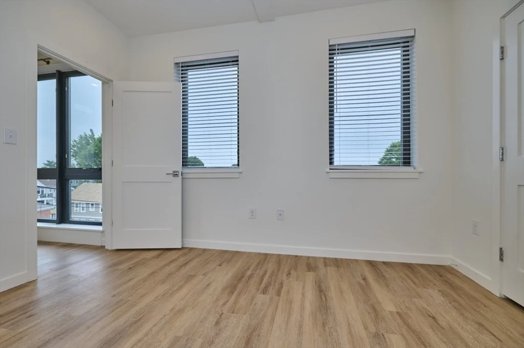 Photo of Unit 4C at 80 Broadway