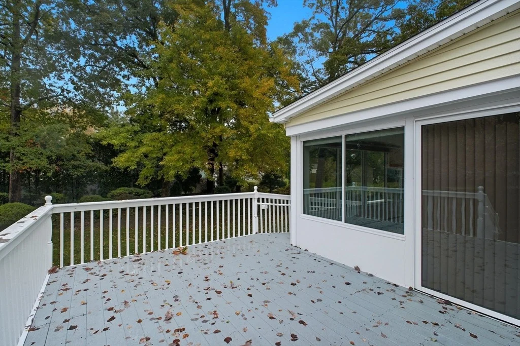 Photo of 221 Glenoak Dr