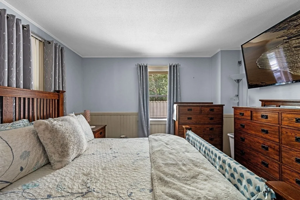 Photo of 123 Forest St