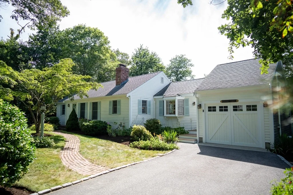 Photo of 1 Johnson Ln