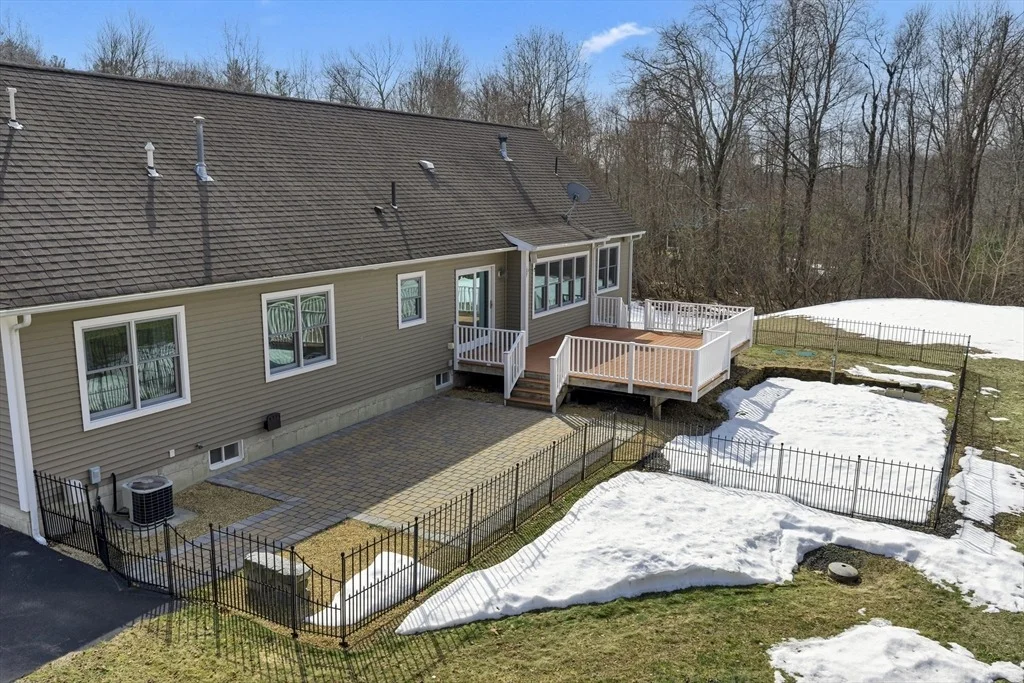 Photo of 2824 Greenwich Rd
