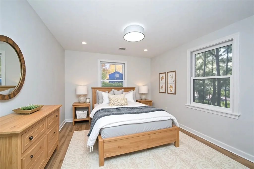 Photo of 18 University Dr