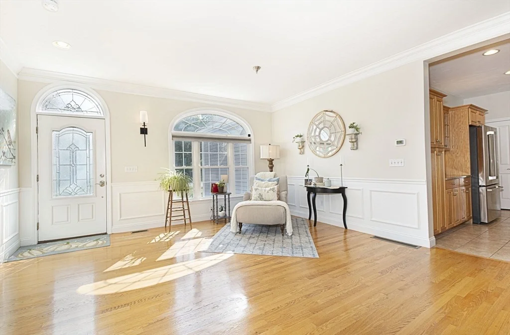 Photo of 258 Nicholas Dr
