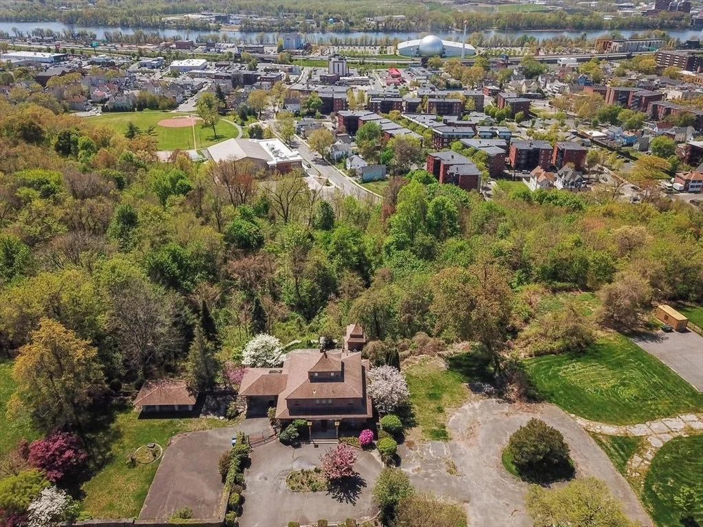 Photo of 302 Maple Street