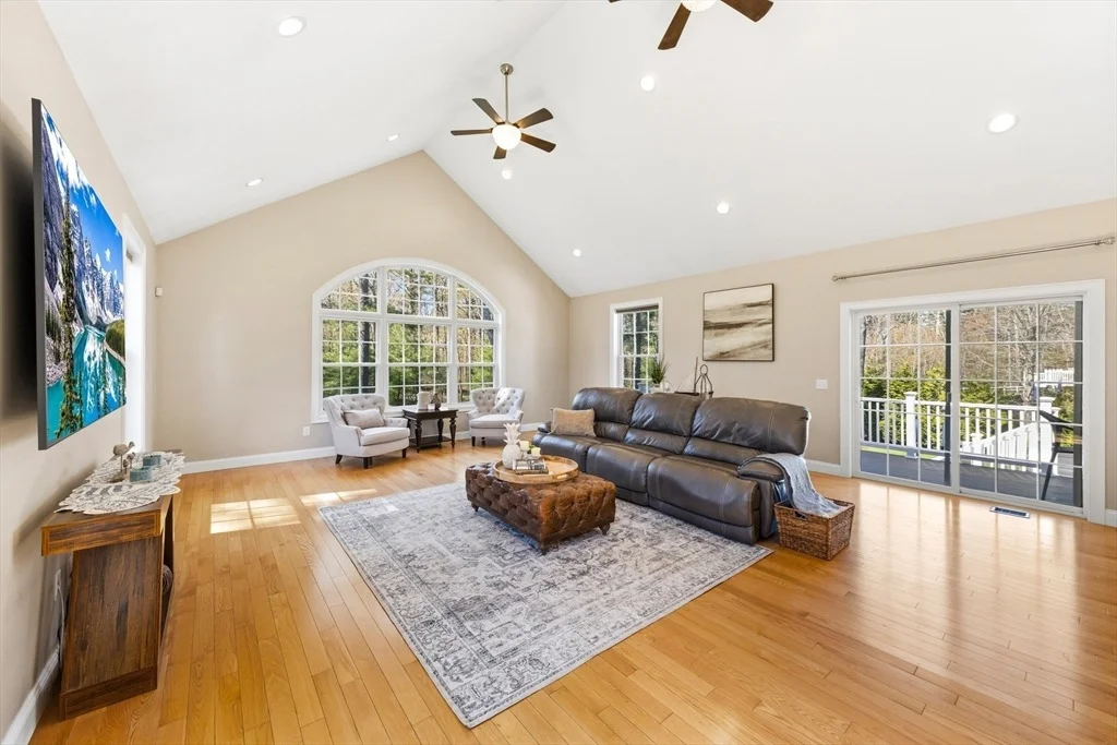 Photo of 206 Burnside