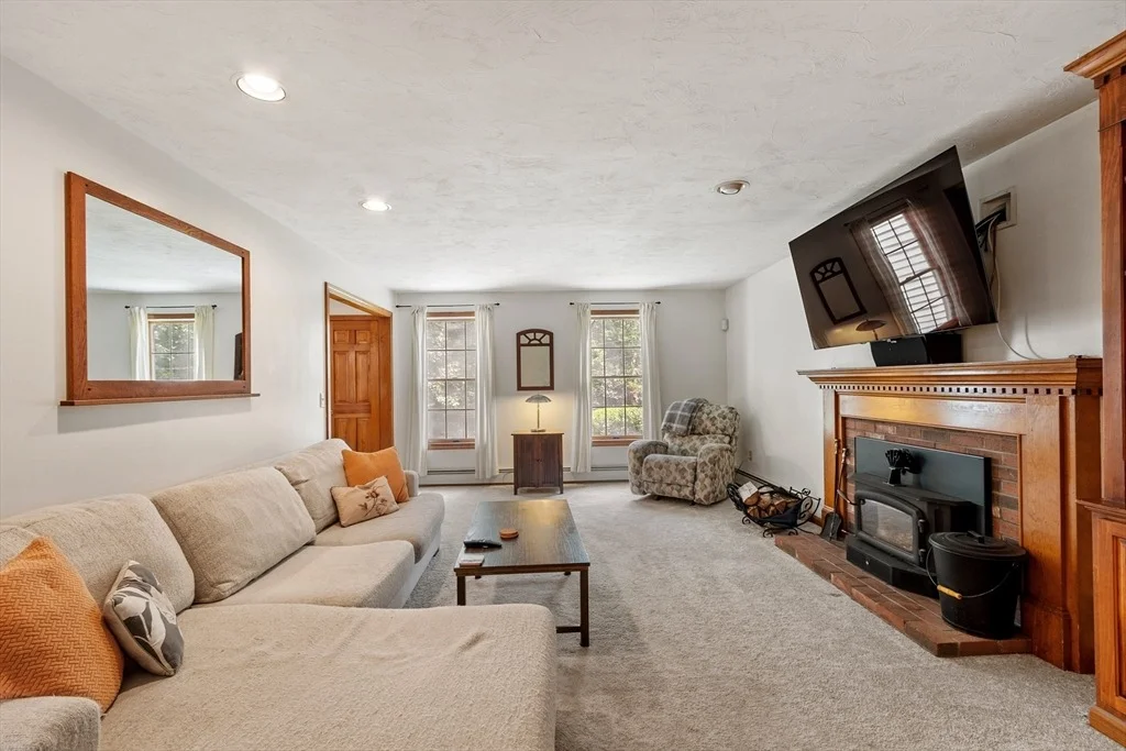 Photo of 492 Stow Rd
