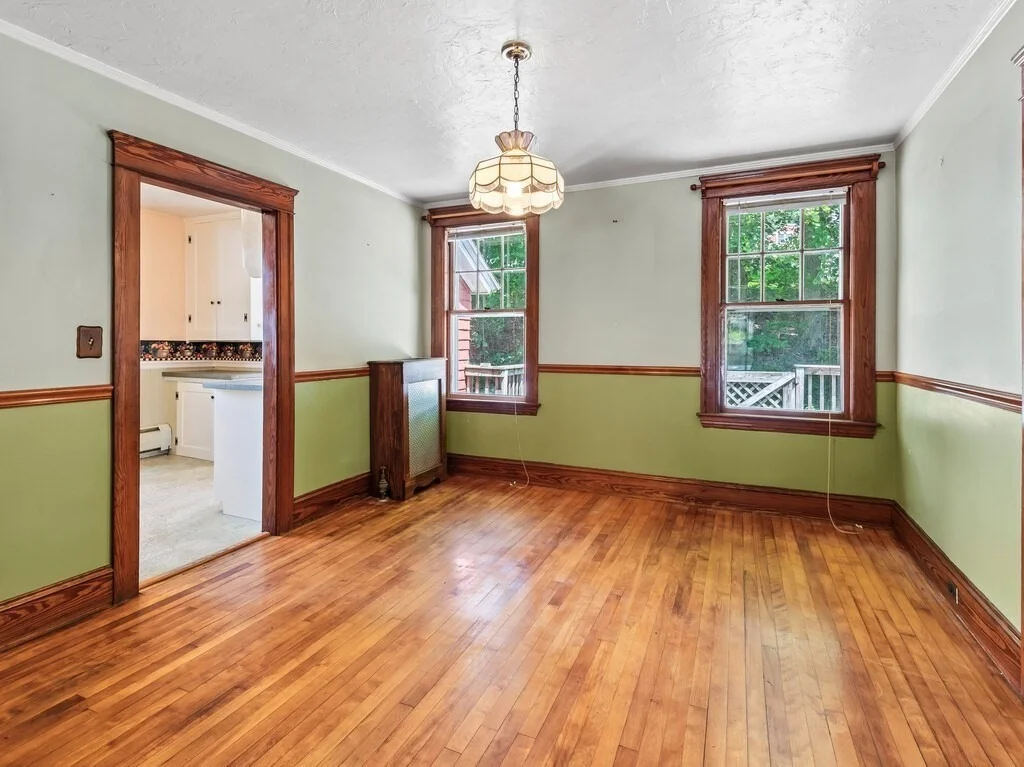 Photo of 34 Tiverton Parkway