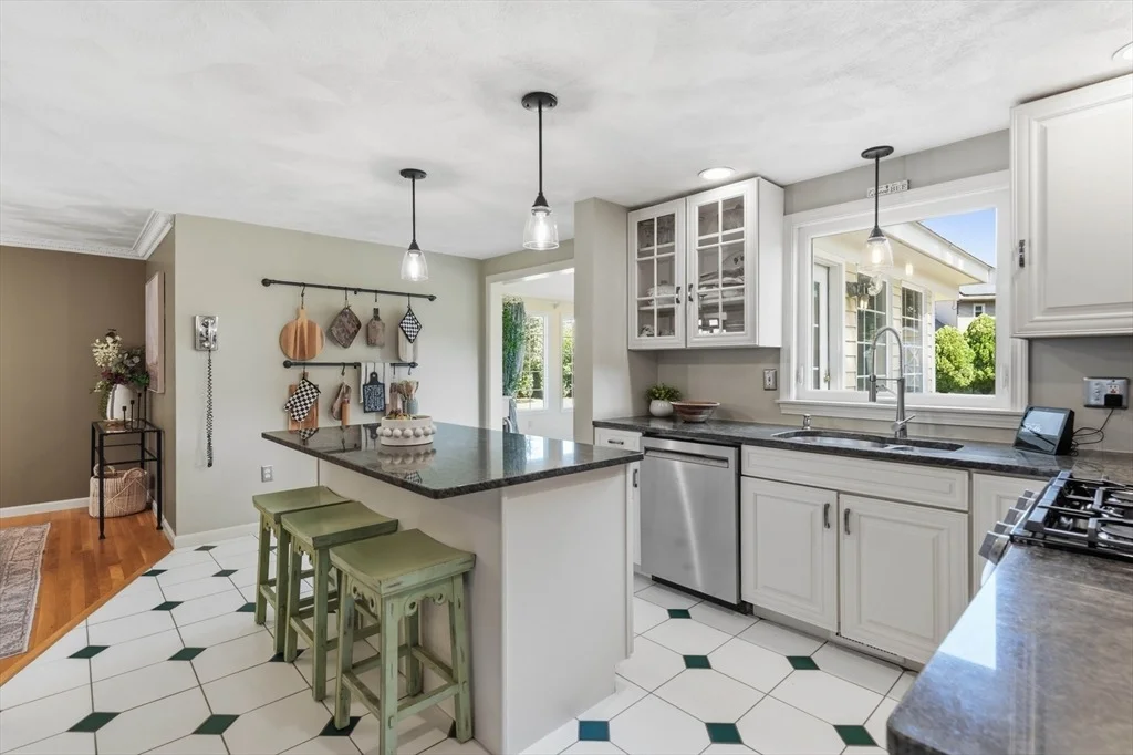 Photo of 267 Beacon