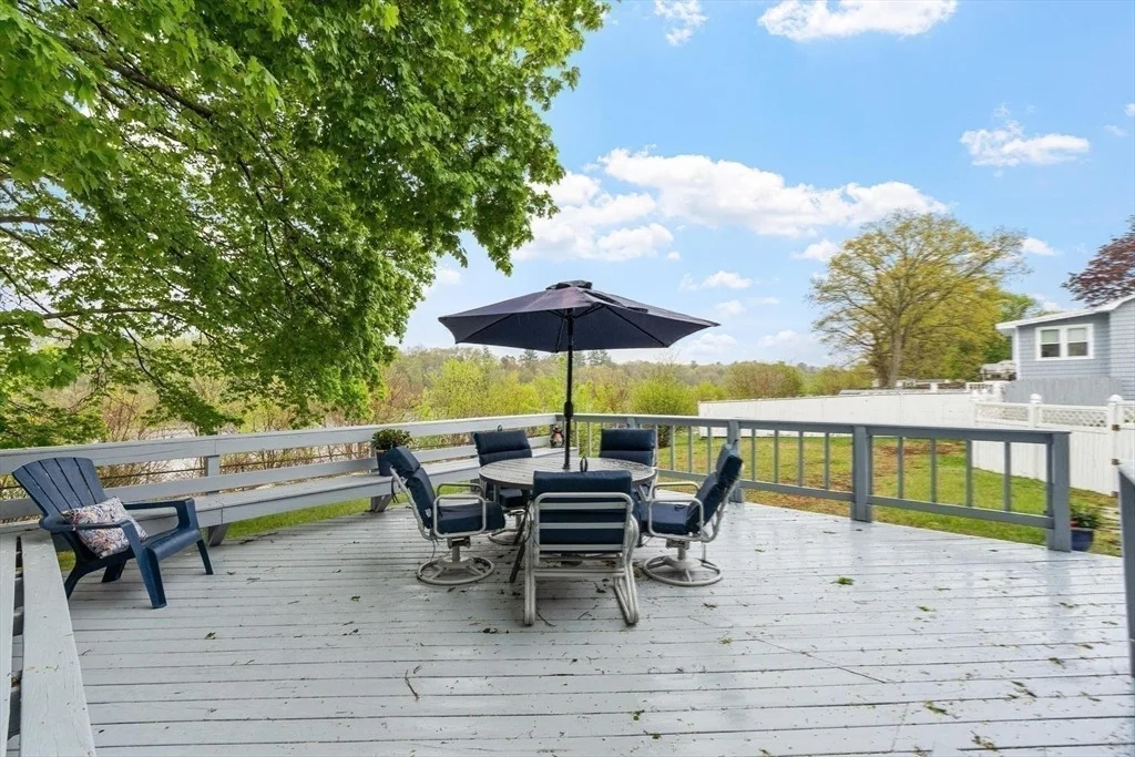 Photo of 134 River Rd