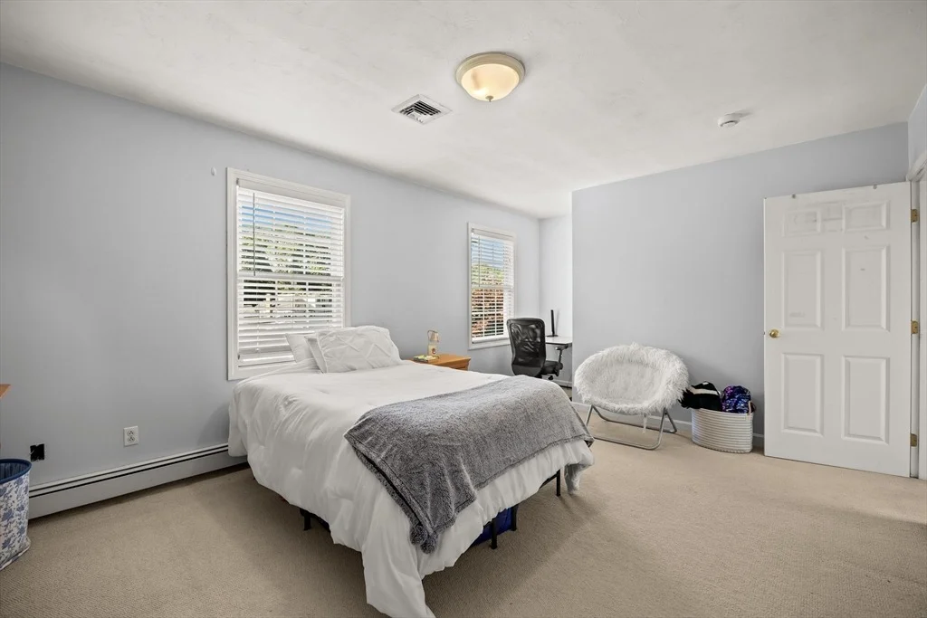 Photo of 8 Robinwood Dr