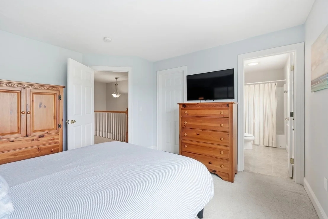 Photo of Unit B at 42 Longview Cir