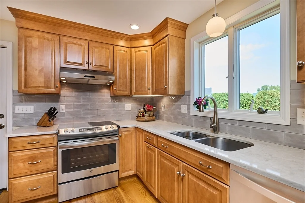 Photo of 420 Hadley Rd