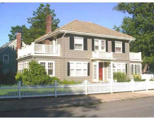 Photo of 2 Ives Street