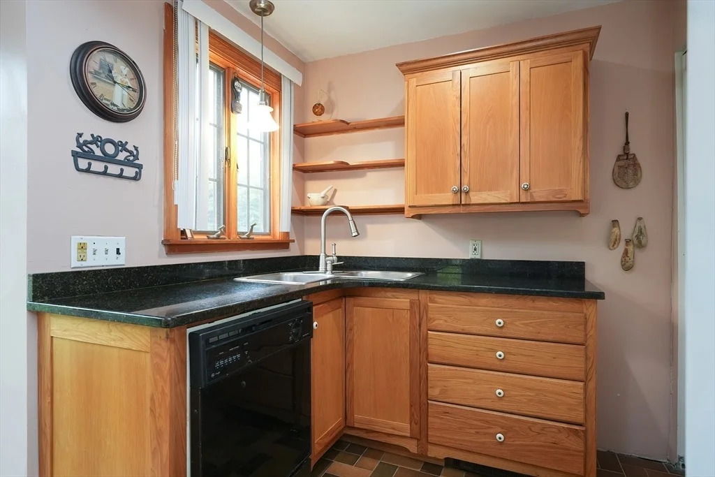 Photo of 51 Manitoba Rd