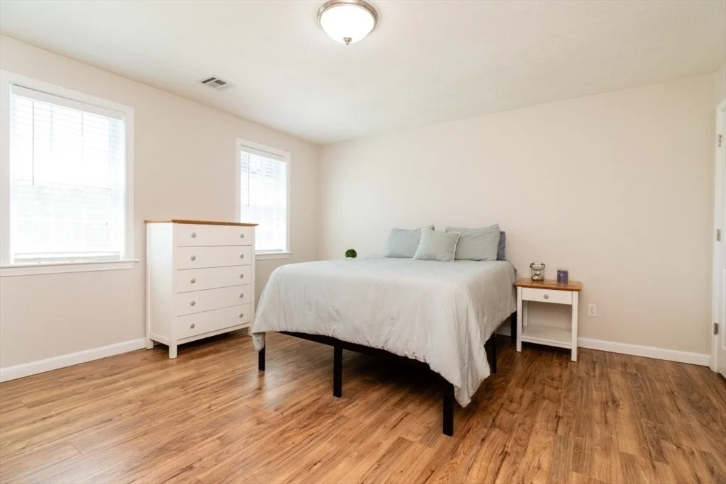 Photo of 264 Charge Pond Rd