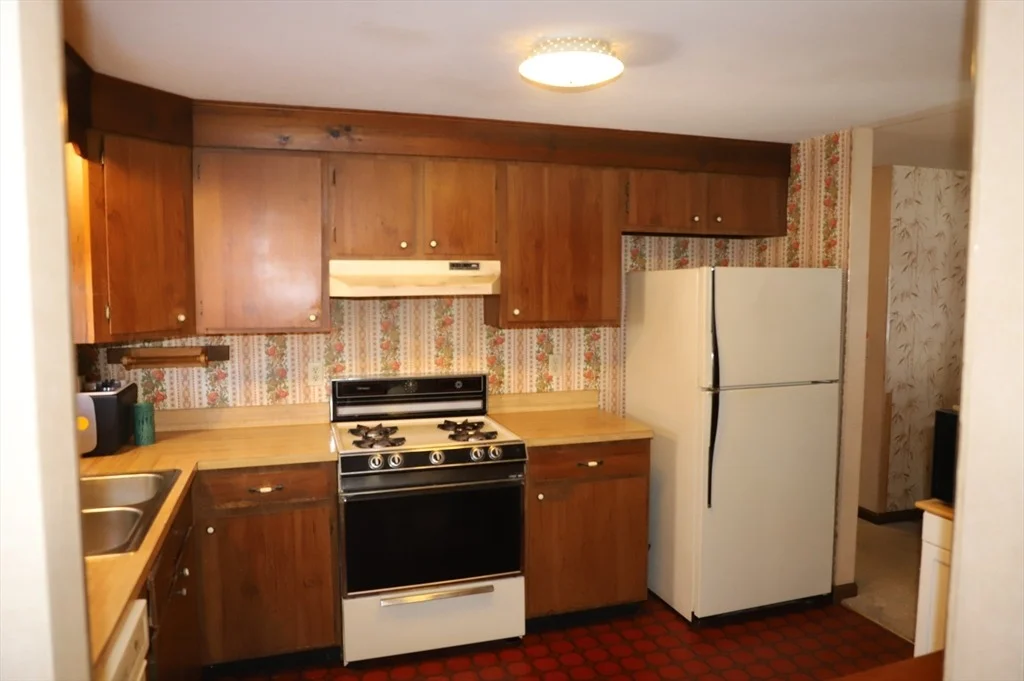 Photo of 208 Tamarack Drive