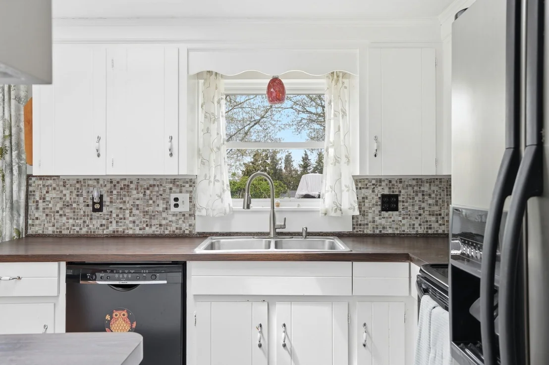 Photo of 94 Edgewater Drive