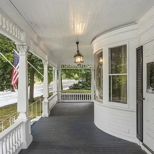 Photo of 1179 Main St