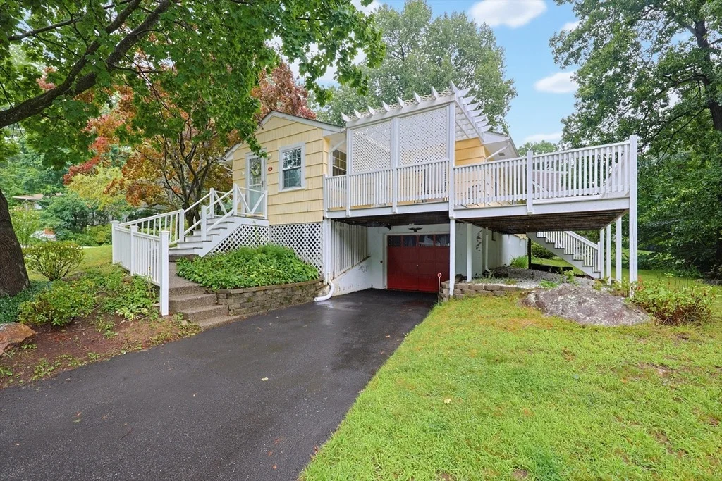 Photo of 32 Saratoga Drive