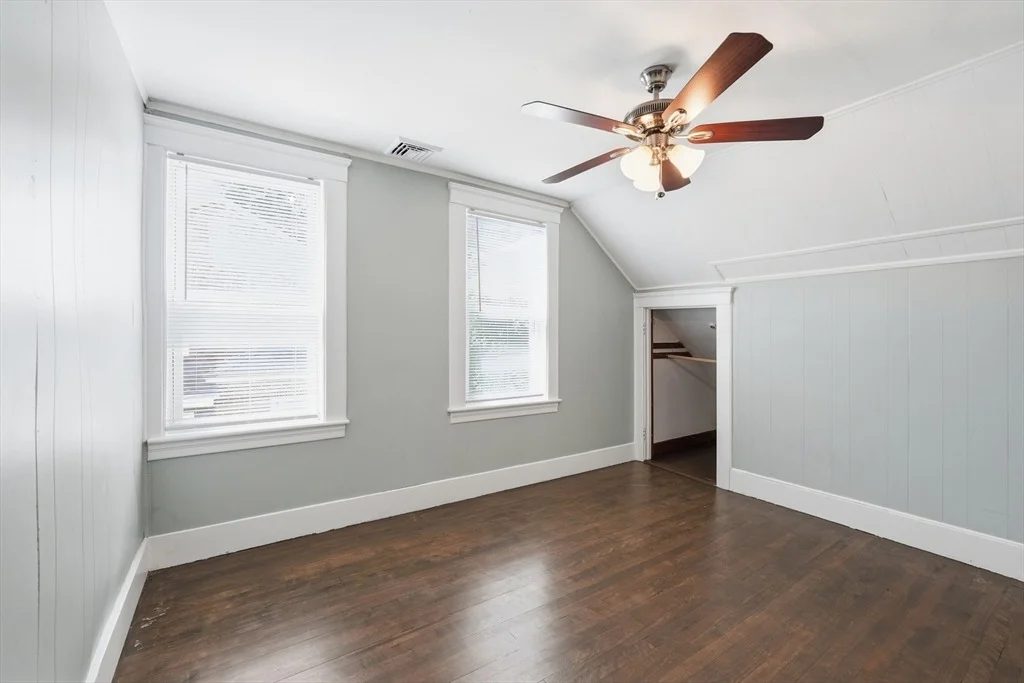 Photo of 14 Saint Elmo Rd