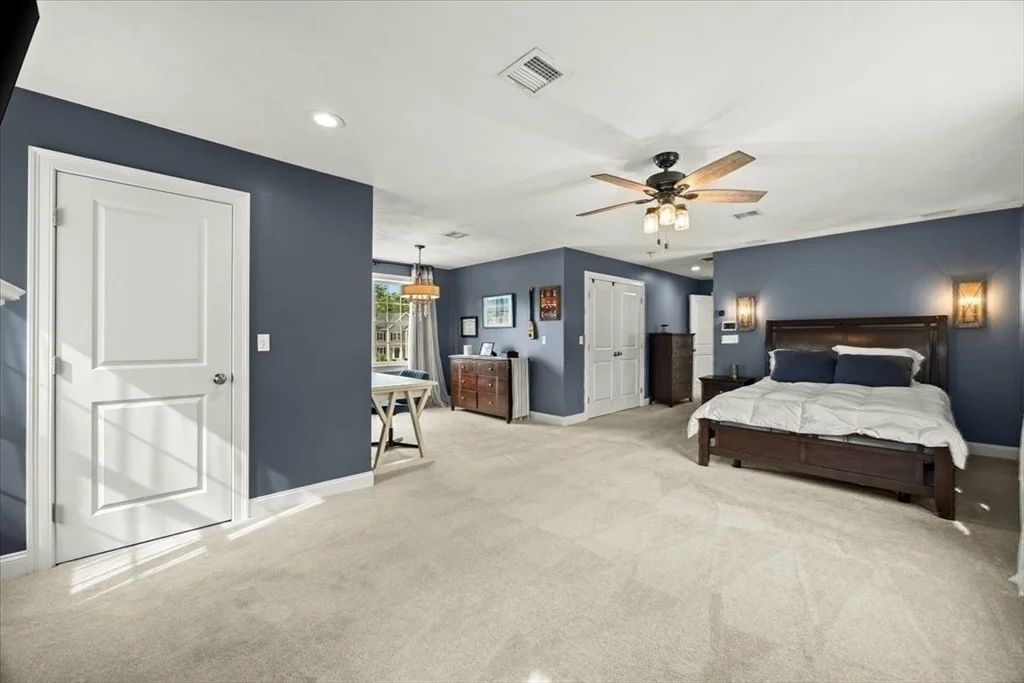 Photo of 8 Paddock Cir