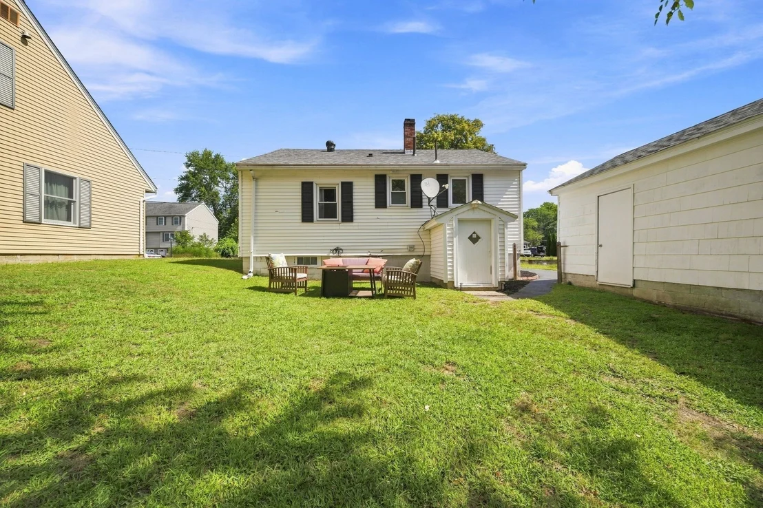 Photo of 46 Lupine Rd