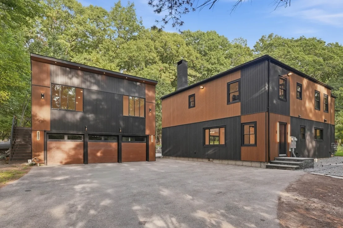 Photo of 641 Grove St