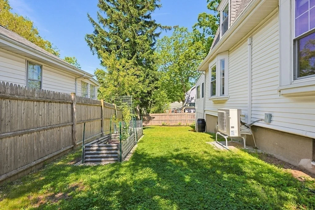 Photo of 9 Commonwealth Ave