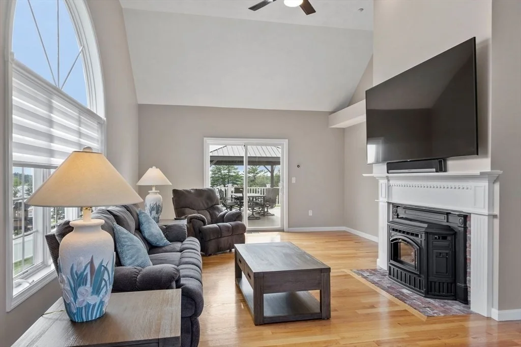 Photo of 14 Lakeview Ave