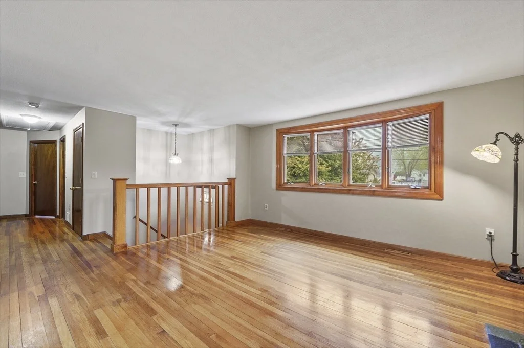 Photo of 11 Huron Dr