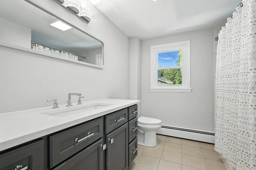 Photo of 15 Oak Bluff Cir