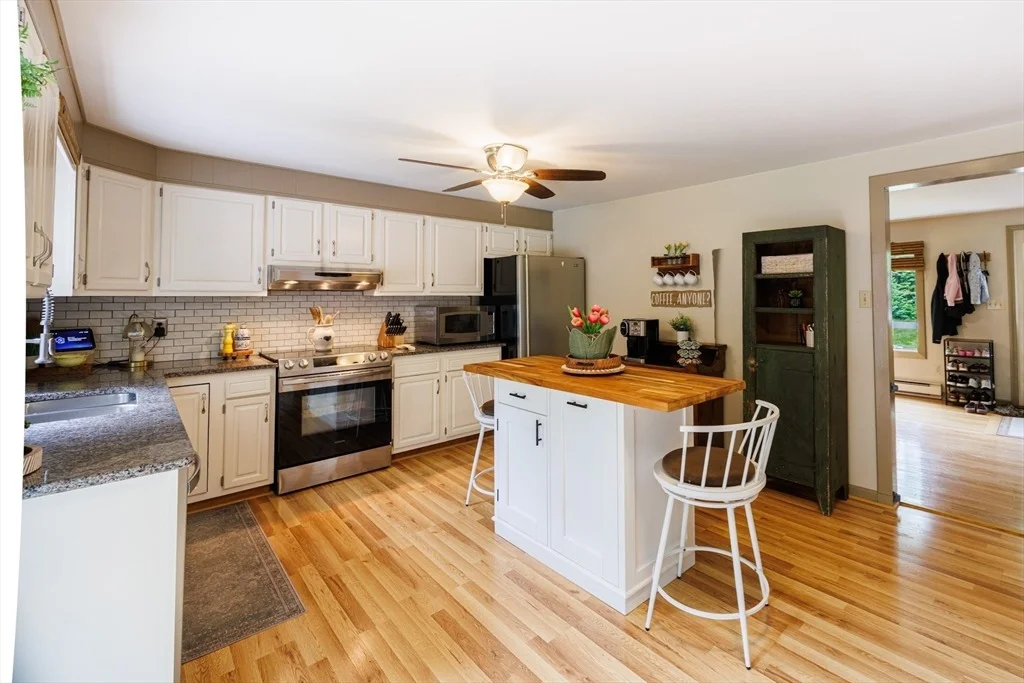 Photo of 142 Squannacook Rd