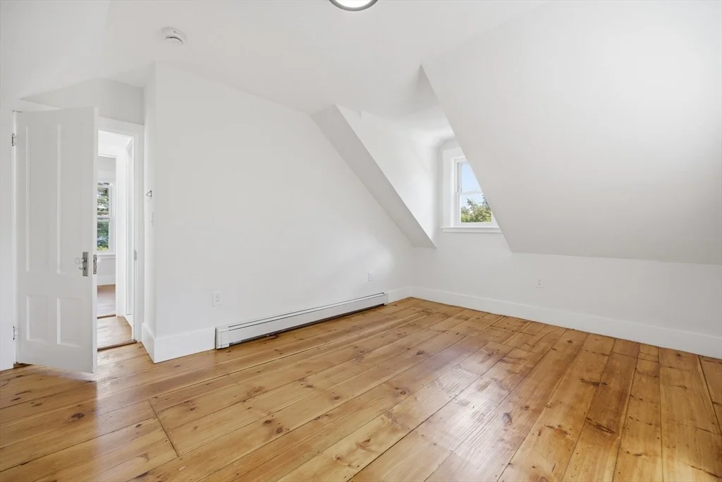 Photo of 323 Spring St
