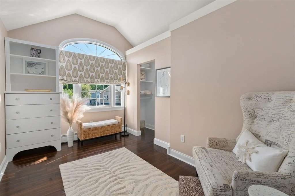 Photo of 4 Green Meadow Dr