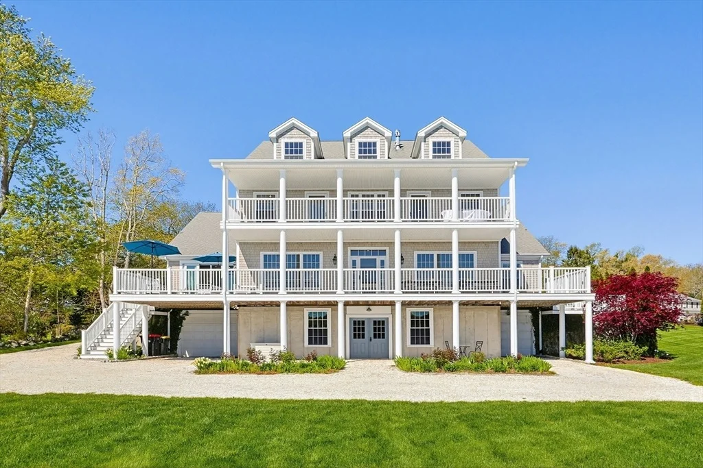 Photo of 922 Drift Rd