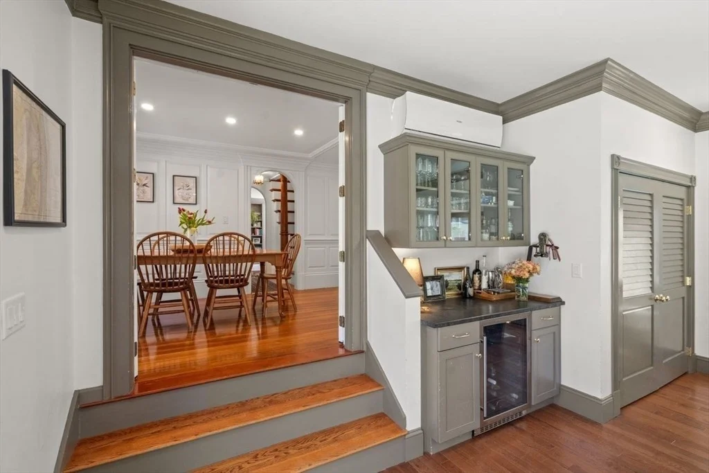 Photo of 979 Summer Street