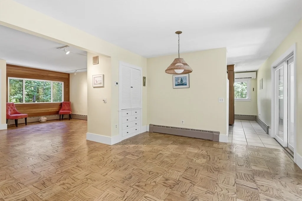 Photo of 131 Warren Ave