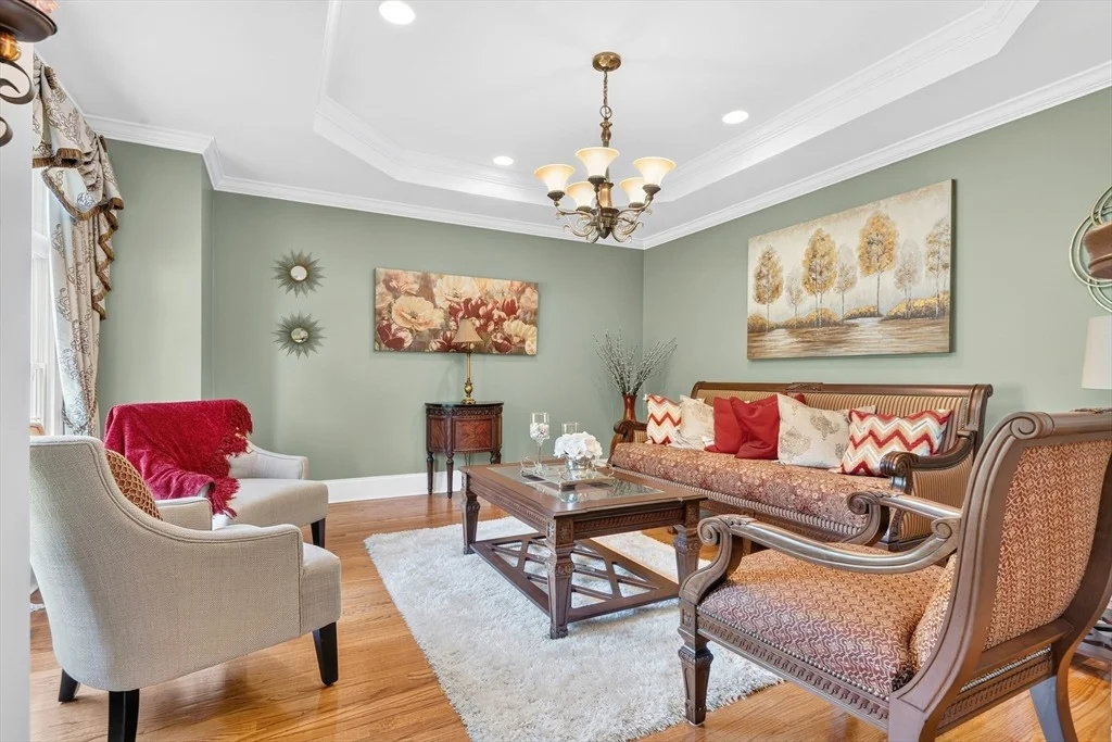 Photo of 385 Scott Rd