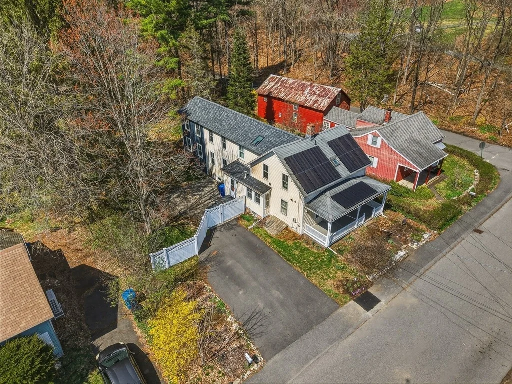 Photo of 180 Summer St