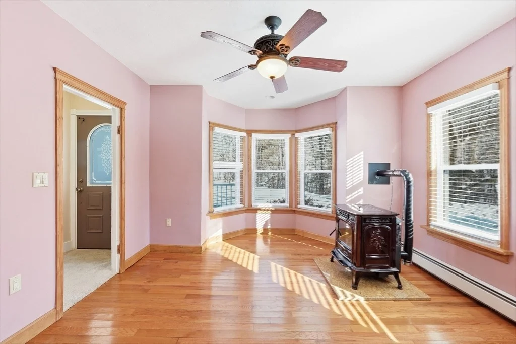 Photo of 4 Intervale Rd