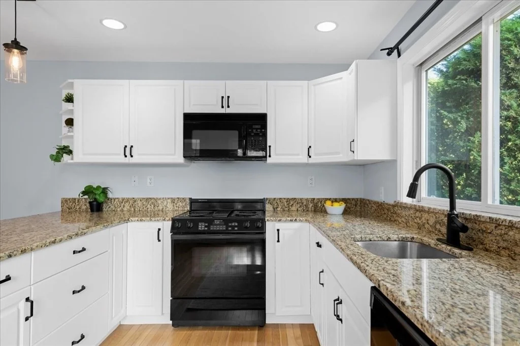 Photo of Unit 38C at 343 Captain Eames Cir