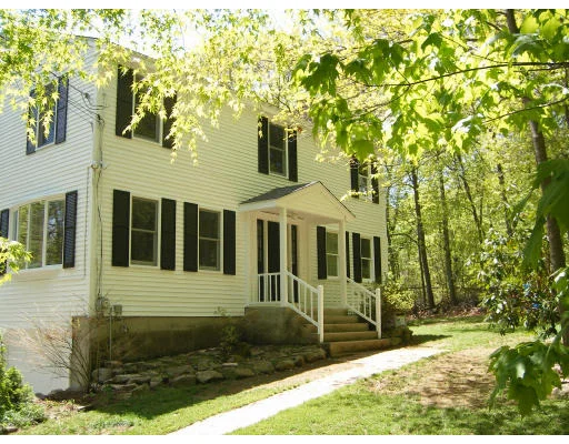 Photo of 938 Salem End Rd