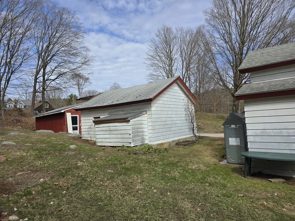Photo of 205 Hardwick Rd
