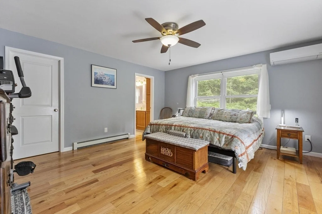 Photo of 240 Farley Rd