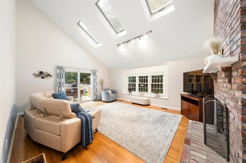 Photo of 14 Dotty Ann Dr