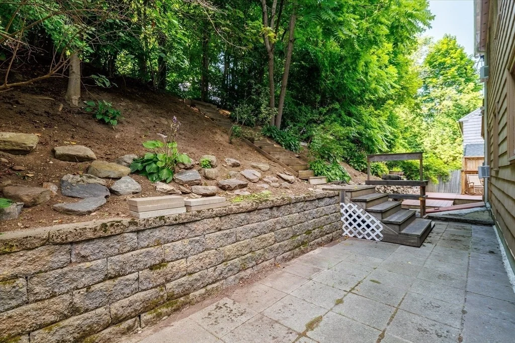 Photo of 30 Saint Elmo Rd