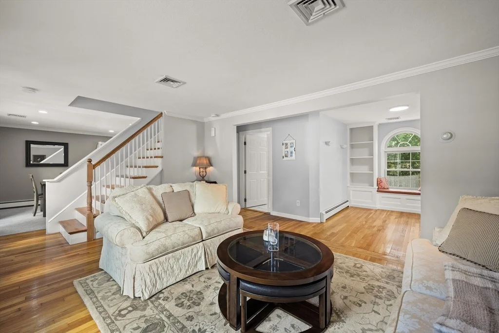 Photo of 8 Robinwood Dr